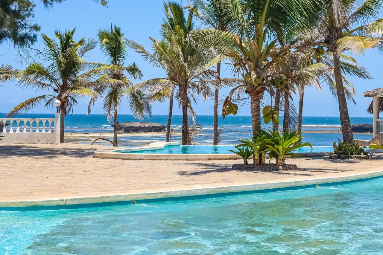 Lily Palm Resort ワタム エクステリア 写真